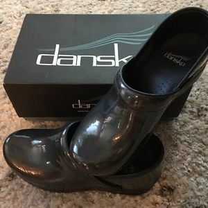 Dansko Professional Gray Prism Patent